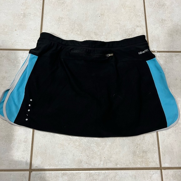 Nike skort - Picture 3 of 4